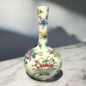 Japanese Porcelain Ware Decorated Hand Painted Hong Kong Bud Vase Floral 6" Tall